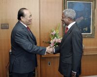 Tunku Abdul Aziz i Kofi Annan