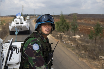 Indonezyjski oddział sił UNIFIL w trakcie patrolu, 28 sierpnia 2009 r.