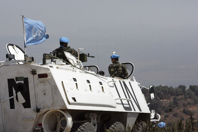Personel misji UNIFIL patroluje granicę izraelsko - libańską, 29 sierpnia 2006 r.